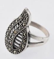 Ezüst(Ag) markazitos gyűrű, jelzett, méret: 53, bruttó: 4,28 g