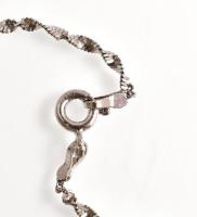 Ezüst(Ag) csavart nyaklánc, holdas medállal, jelzett, h: 46 cm, bruttó: 11 g