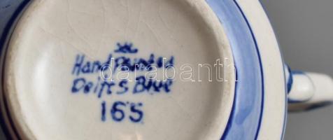 Delft porcelán mokkás csésze és alj. Máz alatti kék festéssel, kézzel festett, jelzett, hibátlan. cs...