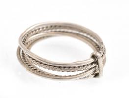 Ezüst(Ag) ötkarikás gyűrű, jelzett, méret: 52, nettó: 2,2 g