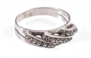 Ezüst(Ag) három kősorral díszített gyűrű, jelzett, méret: 58, bruttó: 3,1 g