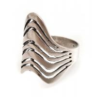 Ezüst(Ag) hullámmintás gyűrű, jelzett, méret: 54, nettó: 4 g