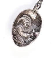 Ezüst(Ag) plasztikus mintás, hajós nyelű kanál, jelzés nélkül, h: 10,2 cm, nettó: 11,5 g