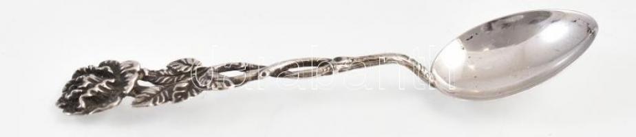 Ezüst(Ag) rózsás nyelű díszkanál, jelzett, h: 10,5 cm, nettó: 9,5 g
