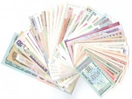 141db-os hajtatlan bankjegy tétel a világ minden tájáról T:I,I- 141pcs of unfolded banknotes lot fro...