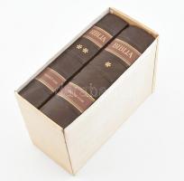 Vizsolyi Biblia. I-II. köt. Bp., 1981, Helikon Kiadó, (Kner Nyomda.) Kiadói aranyozott, bordázott ge...