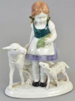 Bavaria német porcelán lány bárányokkal. Kézzel festett, jelzett, hibátlan. 20 cm