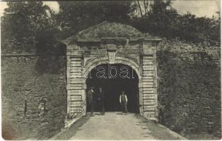 Ada Kaleh, Intrare in poarta / vár bejárata / castle, entrance (EM)