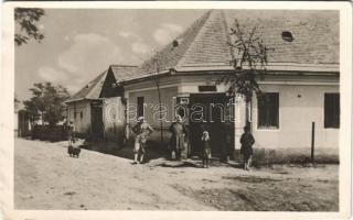 1934 Hangony, Alsóhangony; utca, üzlet (EK)