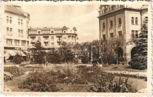 1943 Kaposvár, park, automobil, üzletek. photo (EK)