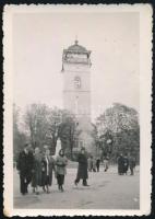 cca 1940 Rozsnyó, főtér, Tűztorony (Rákóczi-őrtorony), fotó, 9x6,5 cm