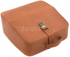 cca 1950 Erika írógép magyar billentyűzettel, bőr dobozban, kopott állapotban, 36x36x16 cm / ca 1950...