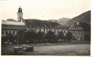 Nagybánya, Baia Mare; tér, üzletek, autók / square, shops, automobiles