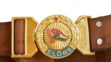 Úttörő öv és síp