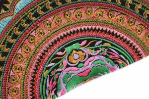 Hímzett, thai táska. Szép állapotban. 32x17 cm