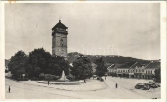 1941 Rozsnyó, Roznava; Rákóczi őrtorony, Franciska szobor, autók, Schvarcz Nándor és Szántó A. üzlete, gyógyszertár / watch tower, statue, automobiles, shops, pharmacy