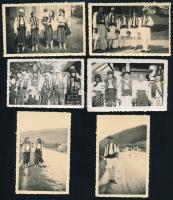 1941 Román népviselet, 6 db fotó, hátoldalon feliratozva, 8,5×5,5 cm