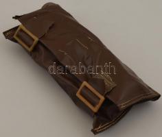 Menetmetsző készlet műbőr tokban, kis rozsdafoltokkal