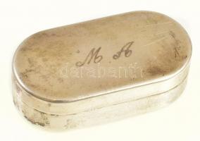 Ezüst (Ag) ovális dobozka, fedelén MA monogrammal, jelzett, kis kopással, nettó: 16,4 g