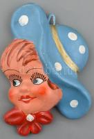 Art deco kalapos kislány figura, fali dísz, mázas kerámia, kopásokkal. 17x10 cm