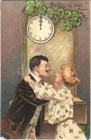 1905 Boldog Újévet! / New Year greeting art postcard, romantic couple. Art Nouveau, Floral, Emb. litho (EK)