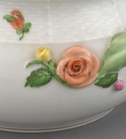 Herendi virág mintás kibővített, hat személyes étkészlet plusz tálakkal, mindegyik tányéron más fajt...