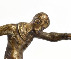 Magyar focista szobra. Bronz, jelzés nélkül, bronz talapzaton. m: 16 cm