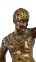 Magyar focista szobra. Bronz, jelzés nélkül, bronz talapzaton. m: 16 cm