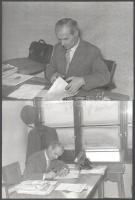 1961 Romániai utazás fotóalbuma, benne 52+6 db feket-fehér fotóval, 6x9 cm és 18x24 cm közötti méret...