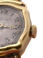 MOvado 14K arany (Au) női karóra. Jelzett, működőképes állapotban, 14K arany szíjjal. össz bruttó 19...