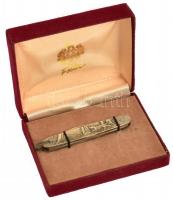 Foster fém bicska, vadászkutyás motívummal, jó állapotban, összecsukva h: 7 cm