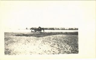 Balatonberény, fürdőkabinok, lovaskocsi a parton. photo