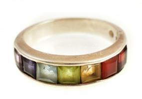 Ezüst(Ag) gyűrű, színes köves díszítéssel, jelzett, méret: 57, bruttó: 4,72 g