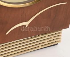 Jantar szovjet felsütős, ingajáratos falióra működik, kulcssal. Műanyag alsó rész lejár. 45 cm