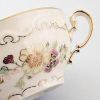 Zsolnay pillangó mintás 4 db füles leveses tányér. Kézzel festett, jelzett, kettő darabnak a füle le...