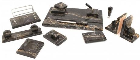 Osztrák art deco íróasztal készlet (8-10 részes), XX. sz. első fele. Fekete márvány, felületzáró festéssel, fém szerelékekkel, jó állapotban.
