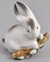 Zsolnay porcelán nyuszi, kézzel festett, jelzett, kis kopással, m: 6,5 cm