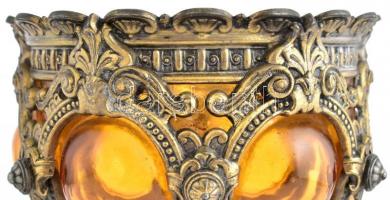 Neobarokk dísz kehely. Bronzírozott fém, vastag urán sárga üveg betéttel m:  25 cm, d: 16 cm