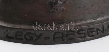 Fehér József (1909-1987) - Légy résen - Cserkészköszöntés. Ón kisplasztika. Jelzett. Sérült. A szobo...