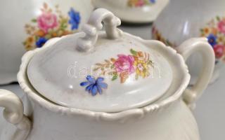 Zsolnay virágmintás 4 személyes teás készlet. Matricás, jelzett, kopásnyomokkal, apró lepattanással