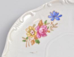 Zsolnay virágmintás 4 személyes teás készlet. Matricás, jelzett, kopásnyomokkal, apró lepattanással