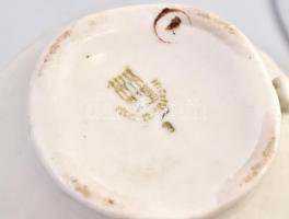 Zsolnay virágmintás 4 személyes teás készlet. Matricás, jelzett, kopásnyomokkal, apró lepattanással