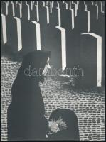 cca 1975 Gebhardt György (1910-1993) budapesti fotóművész hagyatékából, jelzés nélküli vintage fotóművészeti alkotás (Temetőben), 23,6x17,7 cm
