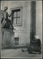 cca 1939 Kaczur Pál (1918-2000) ceglédi fotóművész hagyatékából, pecséttel jelzett vintage fotó, 17,5x12,6 cm