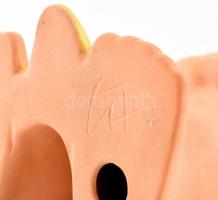 GF jelzéssel: Meztelen lány törölközővel. Festett kerámia figura. m: 27 cm. Hibátlan