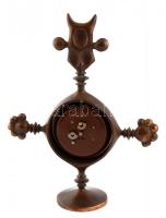 Muharos Lajos: Iparművész réz asztali óra. jelzés nélkül, működő mechanikus szerkezettel. 35 cm