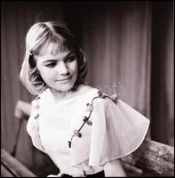 cca 1968 Szilvássy Annamária (1944) színésznőről készült portrésorozat, Kotnyek Antal (1921-1990) bu...