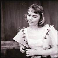 cca 1968 Szilvássy Annamária (1944) színésznőről készült portrésorozat, Kotnyek Antal (1921-1990) bu...