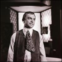 cca 1968 Tolnay Klári, Halász Judit és Bodrogi Gyula színészek, Kotnyek Antal (1921-1990) budapesti ...