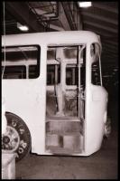 1990 A 180-as autóbusz felújítása, 18 db vintage NEGATÍV, 24x36 mm